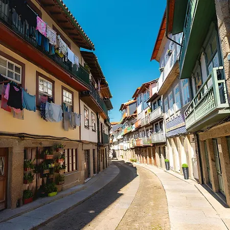 Casa Velhinha - Design, Culture And Comfort In * 吉马良斯