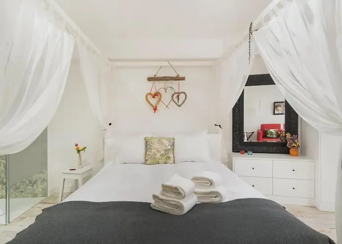 Casa Velhinha - Design, Culture And Comfort In * 귀마레스